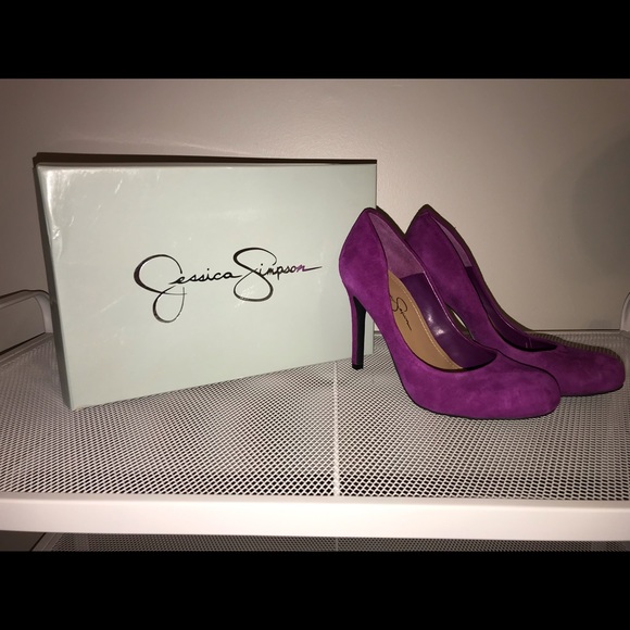 Suede Heel - Picture 1 of 3